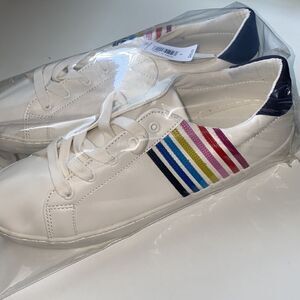 🔥Gap sneakers shoes sz 9 New leather-white